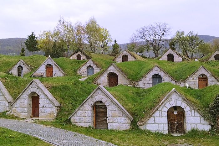 Зачем в Венгрии построили «Деревню хоббитов», и почему в ней никто не живет - Архитектура и интерьер